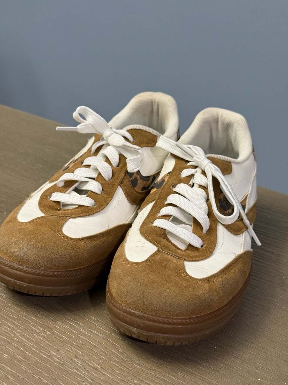Outwoods Giana Size 6 Leopard Print Gum Sole Lace Up Sneakers Mocha